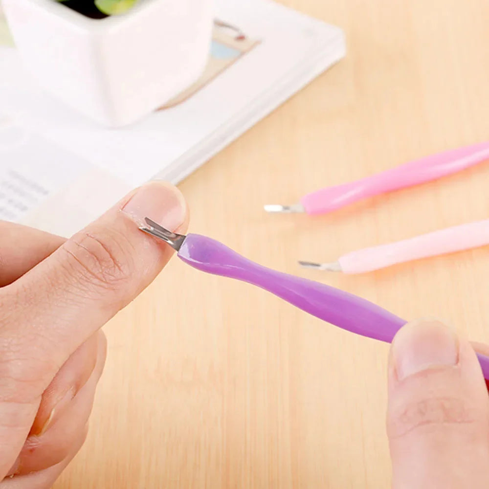 Piezas de plástico doble cabeza de piel muerta Removedor , en forma V Quitacutículas, adecuado para casa con salón de manicura limpieza con cuidado Herramienta